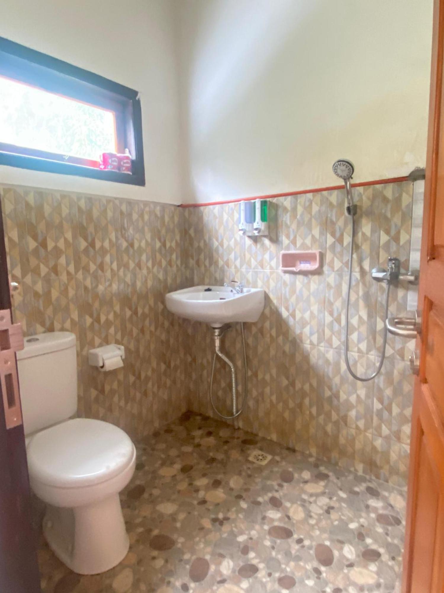 Sri Sedana Guest House Sidemen  Εξωτερικό φωτογραφία
